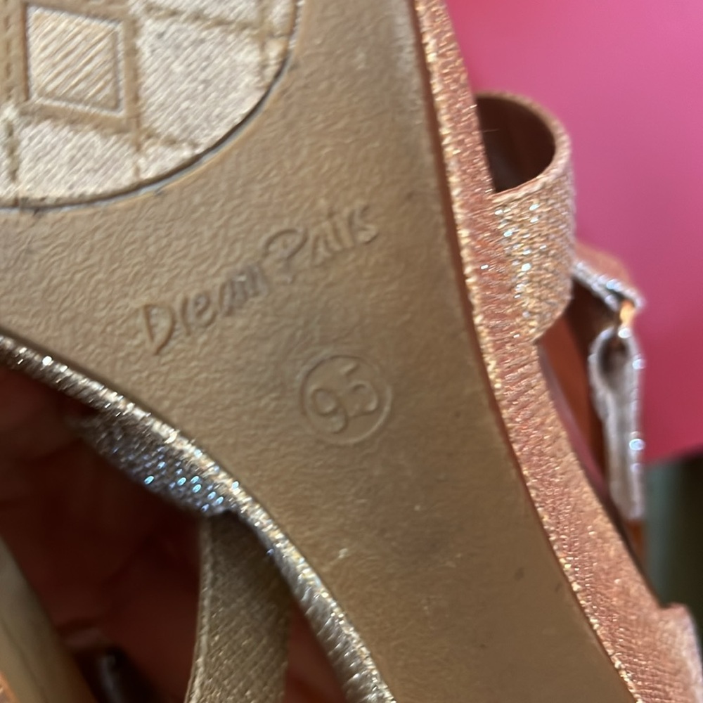 Like new Dream Paris gold sparkling Strappy sandals - Picture 12 of 16